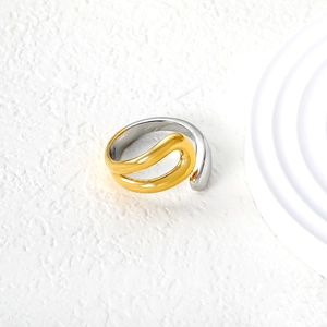 Two-tone 18k gold irregular wavy geometric open ring with high-polished finish