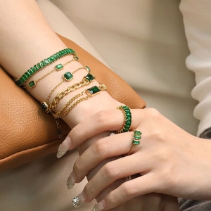 Bracelet Tennis En Zircon Vert Émeraude Et Bague Réglable Bijoux En Acier Inoxydable Plaqué Or Accessoires De Luxe