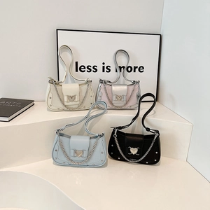 Chic crocodile texture shoulder bags with heart metal locks and chain in four colors