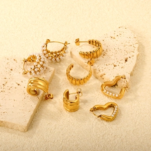 Boucles Oreilles Vintage Françaises Acier Inoxydable Plaqué Or 18K Künstliche Perle Imitation Géométrique Forme C Cœur Pour Femmes
