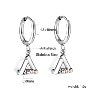 Tableau des tailles pour boucles d'oreilles en acier avec pendentifs en cristal