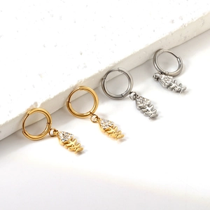 Boucles d'oreilles pendantes arête de poisson avec strass brillants en or et argent