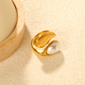 Minimalist 18K gold stainless steel open ring with dual teardrop faux pearl design