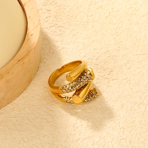 Modern 18K gold-plated open ring with white crystals and an irregular pearl design