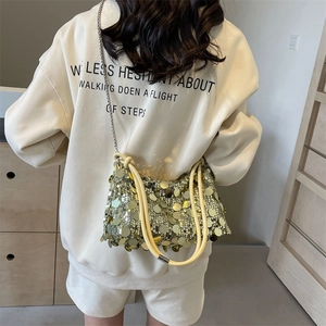Sparkly sequin handbag with gold round sequins and silver metal chain strap for women