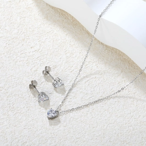 Parure de bijoux exquise avec pendentif cœur en zircone, collier et boucles d'oreilles argent