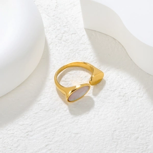 Bague ouverte en acier inoxydable plaqué or 18K avec incrustation de nacre ovale