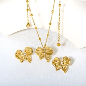 Set gioielli in acciaio inossidabile placcato oro 18K con farfalla perla e orecchini