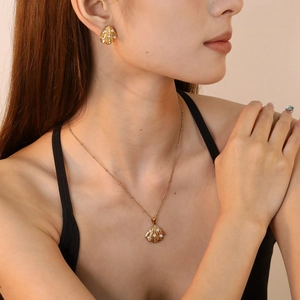 Scallop Shell Artificial Pearl Jewelry Necklace And Stud Earrings Stainless Steel Gold Plated Beach Vacation Style For Women