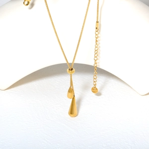 Collier en acier inoxydable plaqué or 18 carats avec doubles pendentifs goutte d'eau
