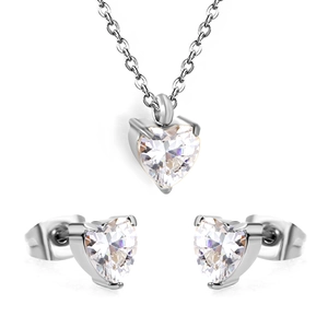Parure cœur délicate en argent avec collier et boucles d'oreilles sertis de zircon clair