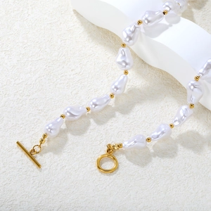 Collier de perles baroques avec perles d'espacement dorées et fermoir OT vintage