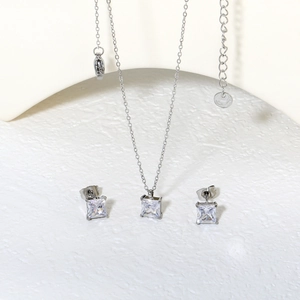 Set collana e orecchini in acciaio inossidabile con zircone quadrato da donna