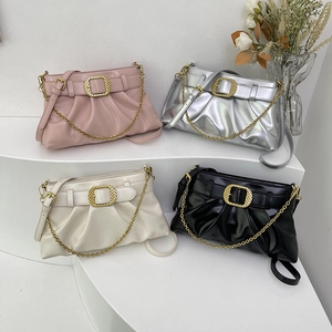 Sac sous le bras plissé de style français avec boucle métal et chaîne en quatre couleurs