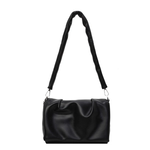 Petit sac carré plissé noir au design minimaliste avec bandoulière souple rembourrée