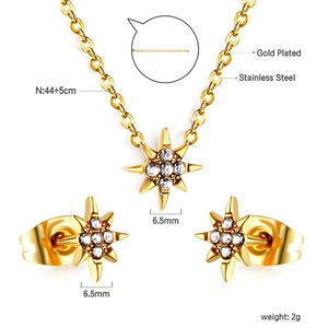 Détails des dimensions de l'ensemble collier et boucles d'oreilles étoile dorée en acier