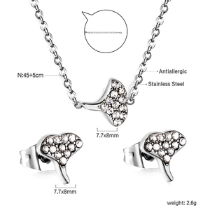Vue détaillée de la parure cœur couronne en acier inoxydable avec dimensions