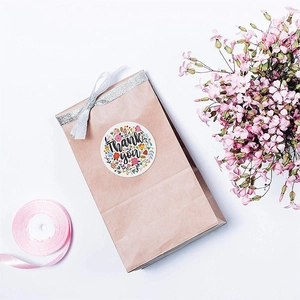 Autocollants floraux Thank You sur sac en papier kraft avec rubans et fleurs roses