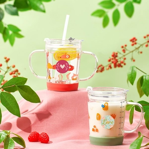 Bicchieri in vetro per bambini con cuori, scala graduata e doppi manici ergonomici