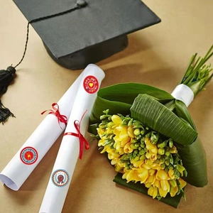 Graduation season round seal stickers featuring heart and medal designs for gift wrapping