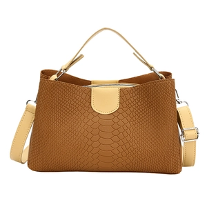 Modische dunkelbraune PU-Handtasche mit Kroko-Muster und beigen Schulterriemen