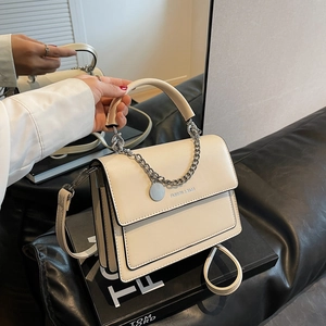 Moda Donna Borsa a Tracolla in Pelle PU Piccola Borsa a Tracolla Quadrata Con Catena in Metallo Stampa di Lettere Decorativa Elegante Borsa a Mano