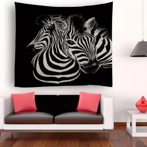 Dettaglio macro dell'arazzo con zebra che mostra l'arte digitale in bianco e nero