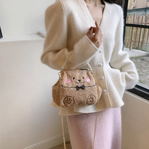 Bolso de peluche de osito con asa de perlas y correa de cadena dorada para mujer