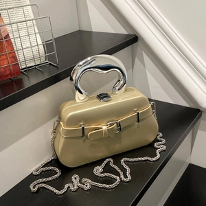 Sac Bandoulière Femme Mode Cuir PU Poignée Métal Liquide Boucle De Ceinture Sac À Main Boîte Chaîne Amovible