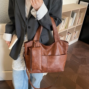 Retro brown large capacity tote bag in soft leather with small detachable pouch for women