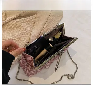 Pochette da sera in jacquard con vista interna per smartphone e accessori cosmetici