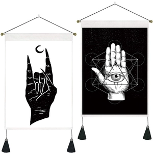 Nordisches Wandteppich-Set mit mystischen Handmustern, Mondsichel und Quasten
