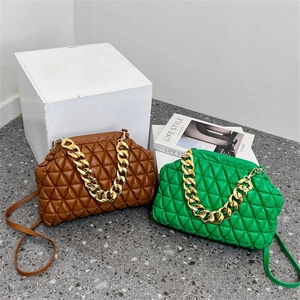 Women Pleated Cloud Bag Chunky Gold Chain Quilted Crossbody Bag Large Capacity PU Leather Shoulder Handbag Daily Party