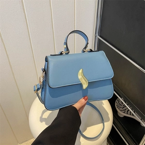 Sac à Main Bandoulière Femme en Cuir PU Mode Boucle Métallique Irrégulière Dorée Petit Sac à Épaule Carré pour Quotidien Fête