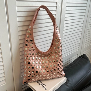 Sac Hobo à Rivets pour Femmes en Cuir PU Sac à Épaule Style Punk Rock Grande Capacité Sac à Main Vintage Streetwear