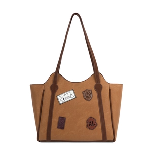 Vintage brown tote bag with decorative badges and large capacity for women's fashion