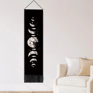 Arazzo da parete nero bohémien con fasi lunari bianche e decorazione di nappe eleganti