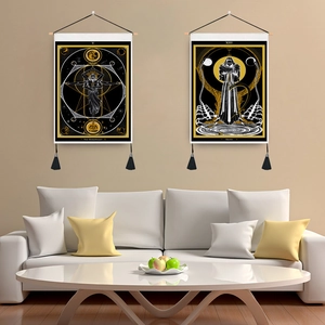 Tentures murales Tarot Bohème avec Le Hiérophante et La Mort et élégants pompons noirs