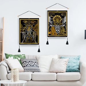 Tentures tarot bohème noir et or avec tige en bois et pompons pour décoration murale