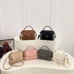 Vintage large capacity crossbody handbags for women in six colors with M-logo