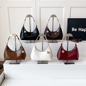 Fashion patent leather dumpling handbag with gold chain and metal charm in five colors