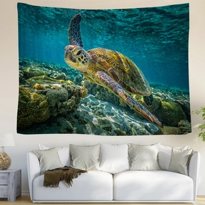 Salon moderne avec une tapisserie murale montrant une tortue de mer réaliste sur corail