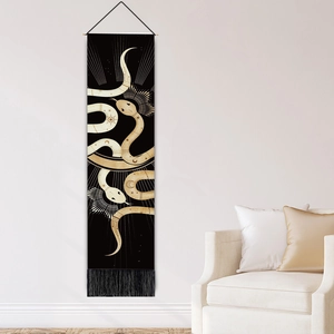 Boho Wandbehang mit Schlange und Mondphasen auf schwarzem Stoff mit Fransen