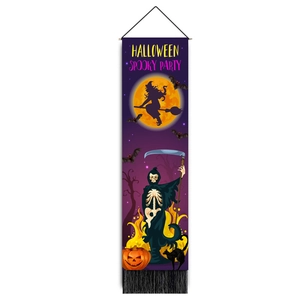 Détail de bannière d'Halloween avec sorcière, faucheuse et pompons noirs
