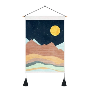 Tapisserie murale paysage de montagne avec tige en bois et pompons noirs pour la maison