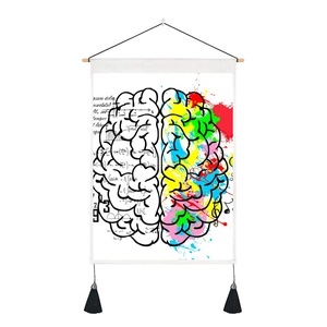 Kreativer Wandteppich mit menschlichem Gehirn, Formeln und farbenfrohem Tintenspritzer-Design