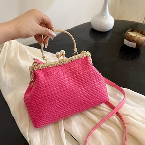 Vintage Woven PU Crossbody Bag For Women Gold Handle Artificial Pearl Rhinestone Kiss Lock Shell Handbag Wedding Party Women Purse