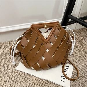 Borsa a Secchiello Intrecciata in Pelle PU da Donna Con Manico a Triangolo Traforato Custodia Interna in Tela Coulisse