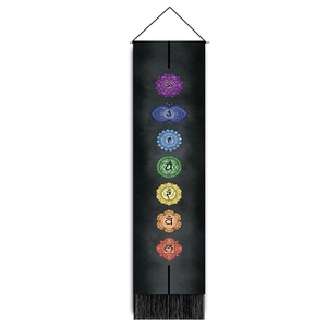 Vertikaler schwarzer Chakra-Wandteppich mit bunten Mandalas und Quasten-Verzierungen