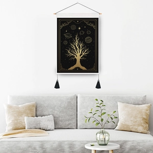Tapisserie murale Arbre de Vie bohème avec étoiles dorées et pompons noirs décoratifs